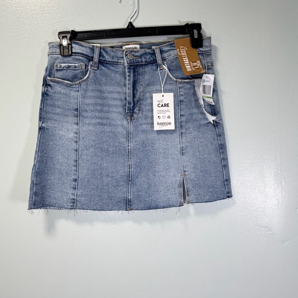 Kensie Light Blue Denim High Rise Mini Skirt with Raw Hem Sz 8 NWT